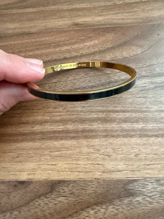 Kate Spade Draw the Line Black Enamel Gold Bangle Bracelet Idiom Collection NWOT - Picture 2 of 4